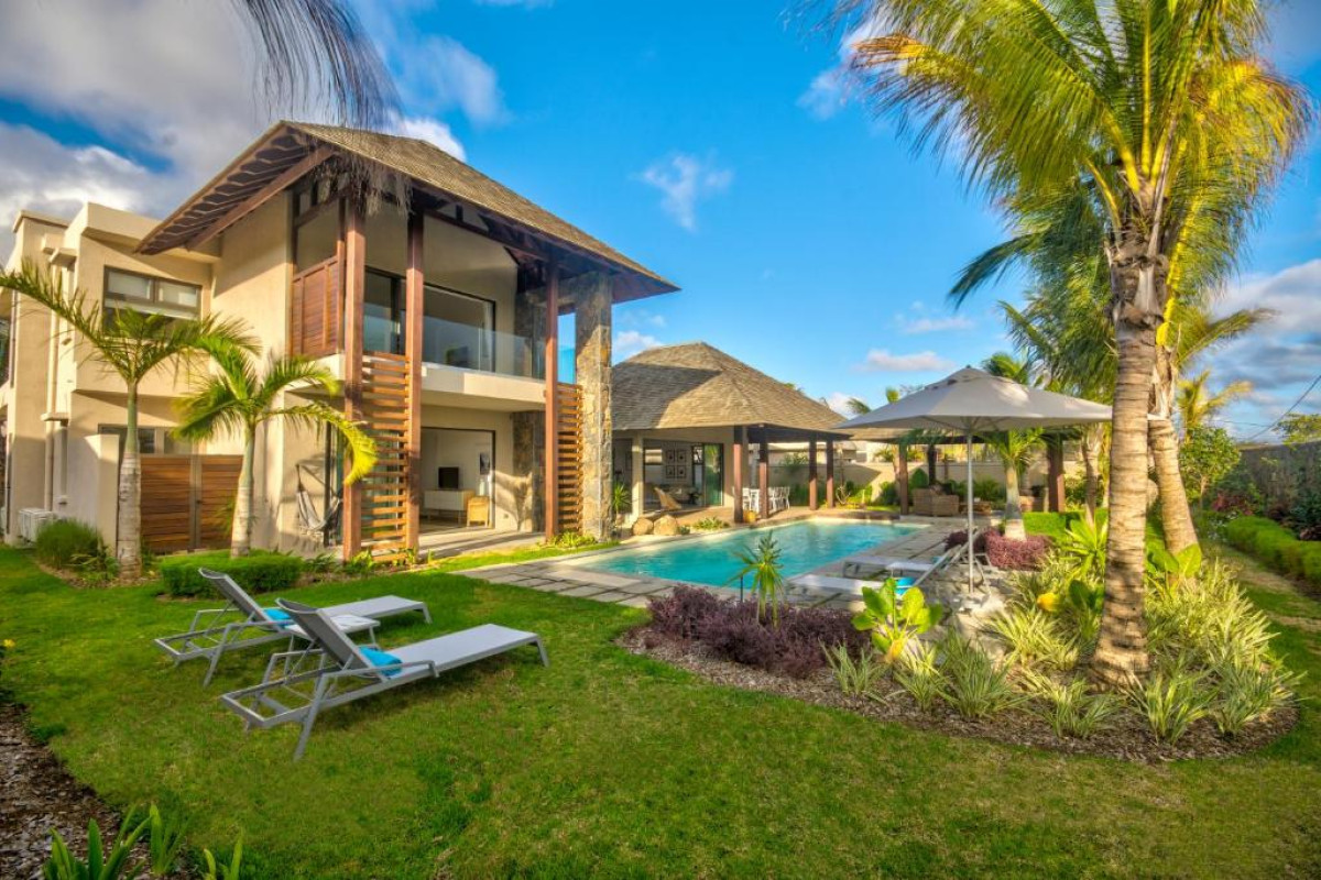 Hotel Mythic Suites & Villas by MJ Holidays