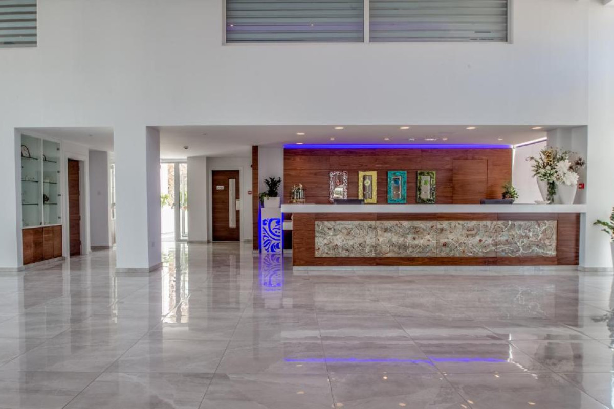 NICHOLAS COLOR HOTEL