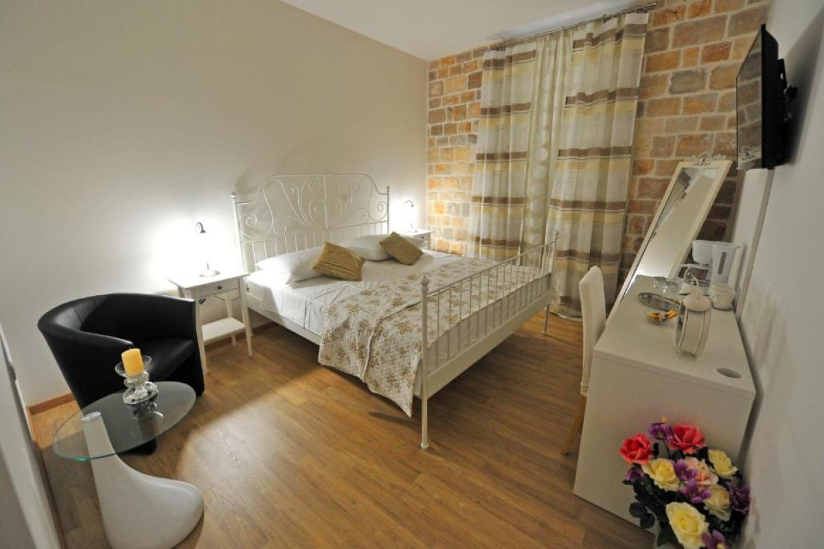 Hotel Nirvana Luxury Rooms