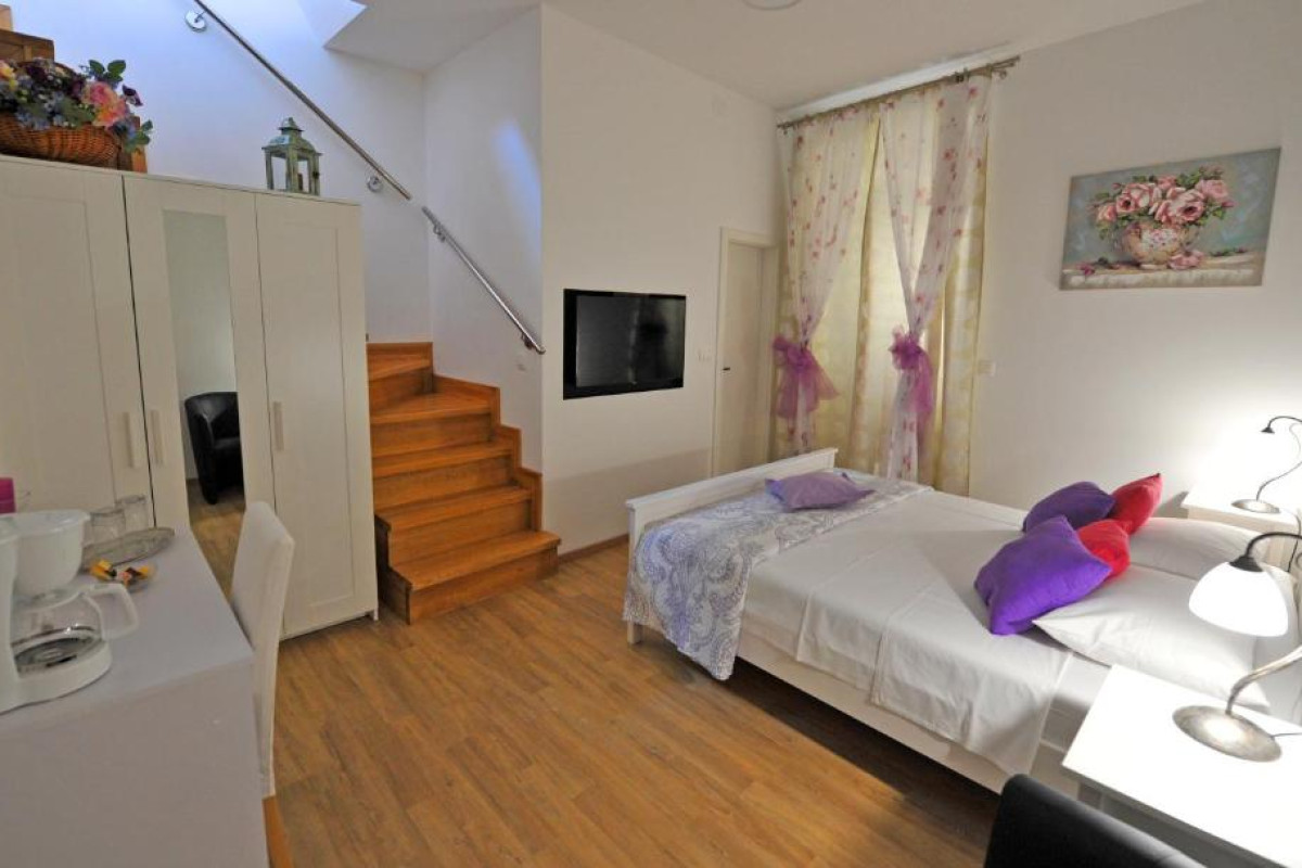 Hotel Nirvana Luxury Rooms