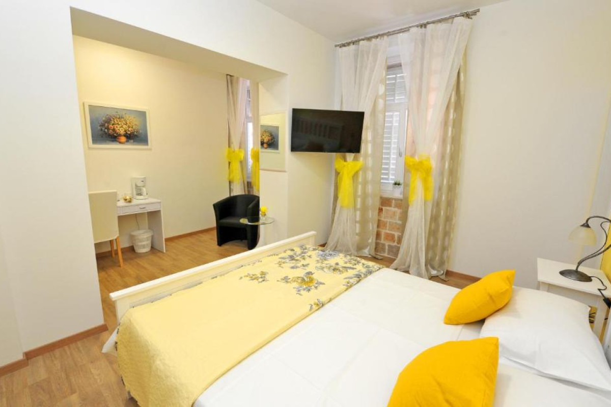 Hotel Nirvana Luxury Rooms