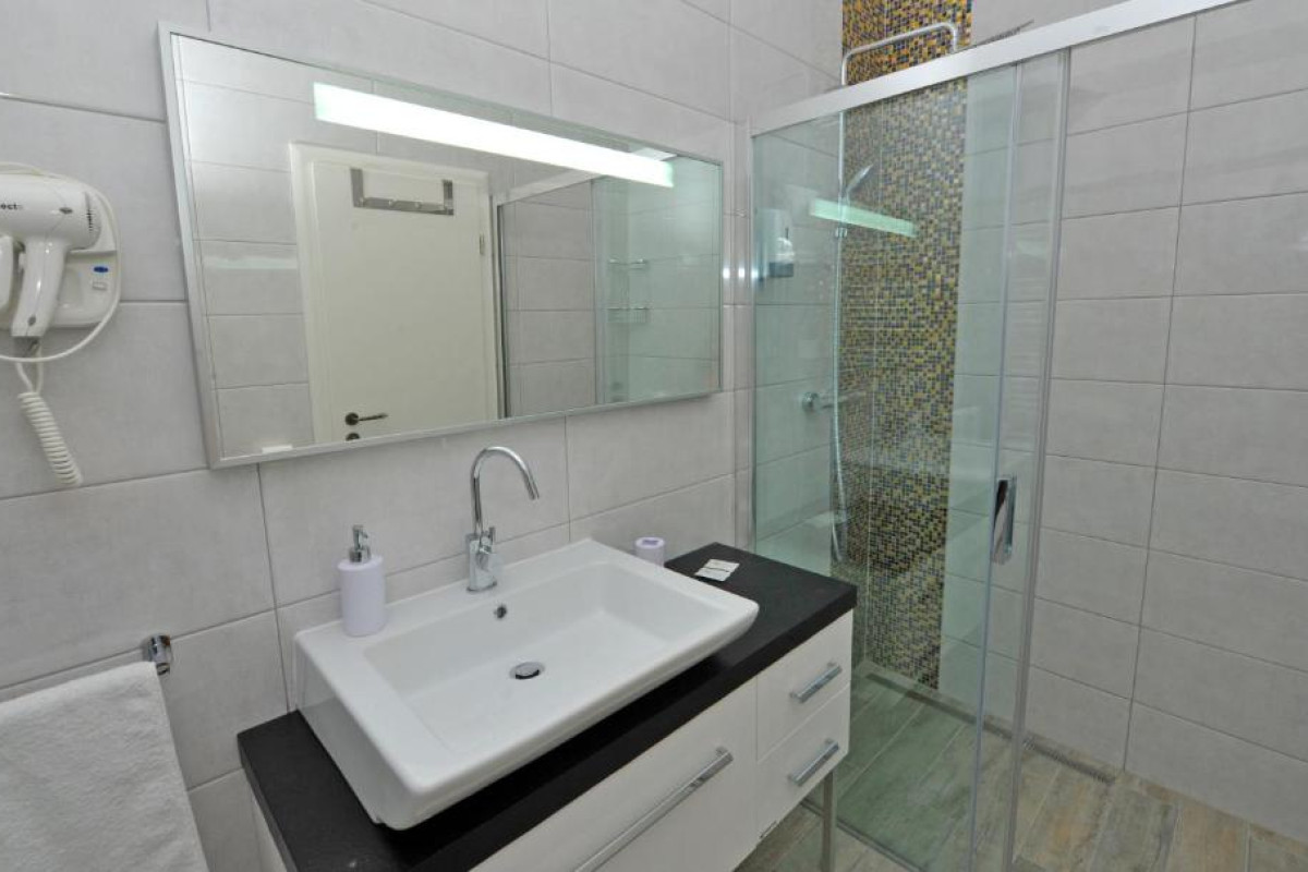 Hotel Nirvana Luxury Rooms