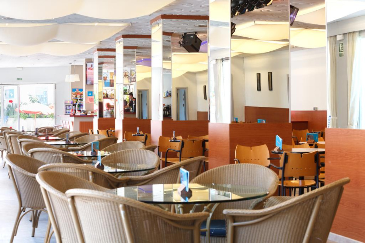 Hotel Oasis Park