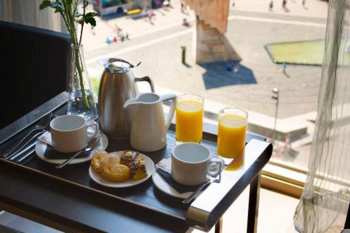 OLIVIA PLAZA HOTEL