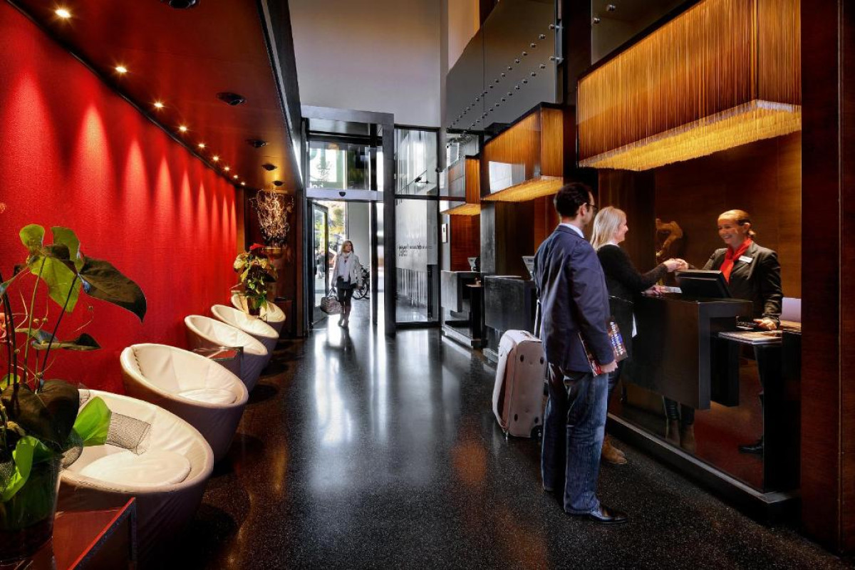 OLIVIA PLAZA HOTEL