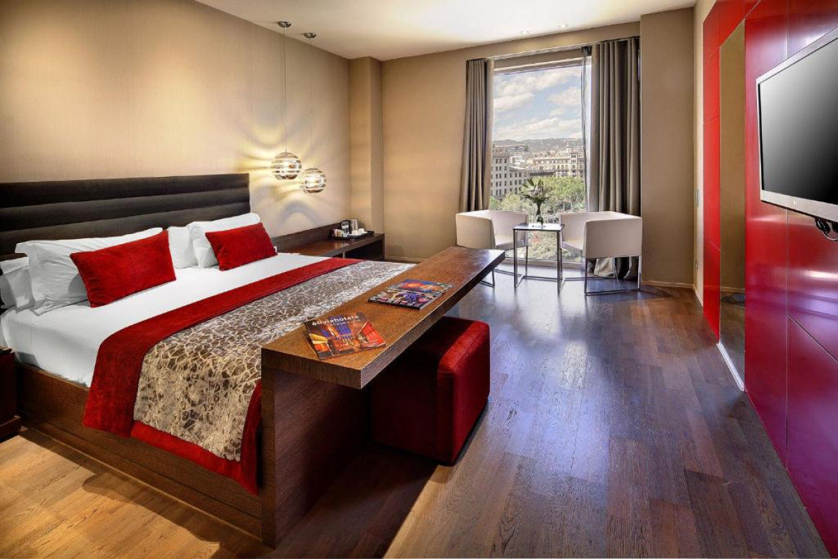 OLIVIA PLAZA HOTEL