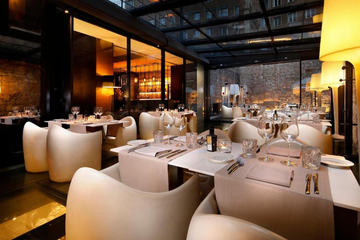OLIVIA PLAZA HOTEL