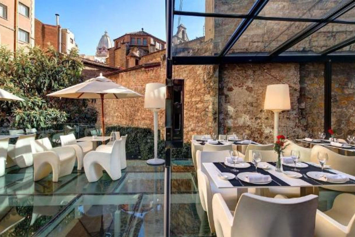 OLIVIA PLAZA HOTEL