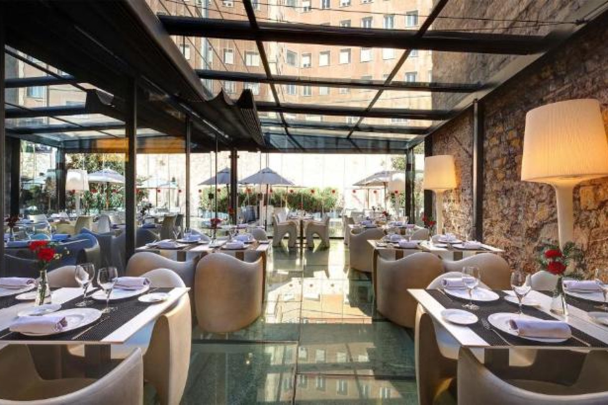 OLIVIA PLAZA HOTEL