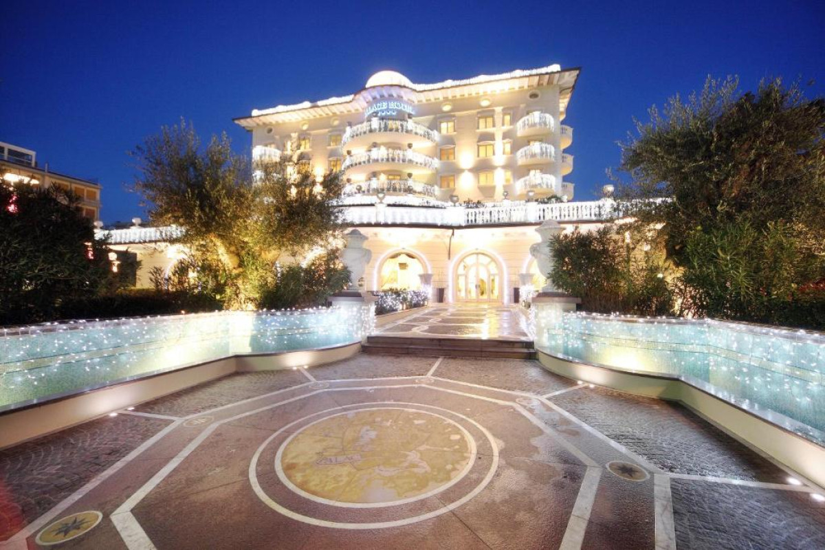 PALACE