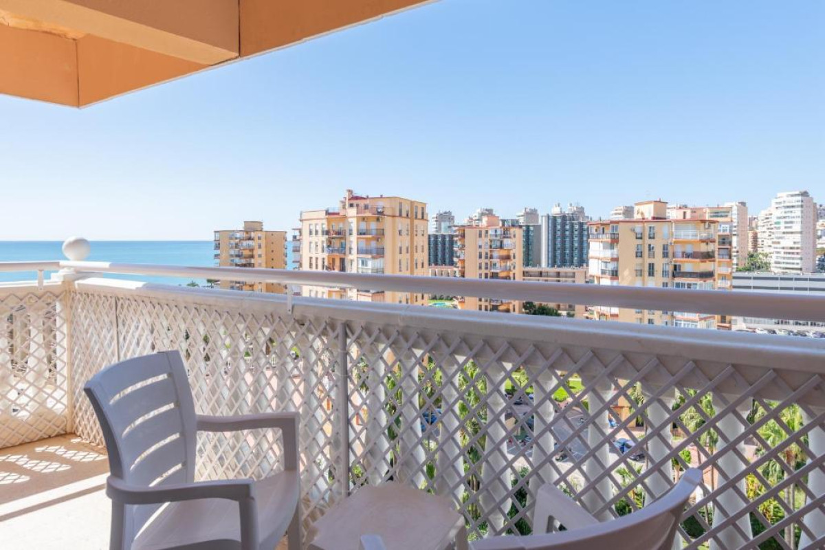 Hotel Parasol by Dorobe