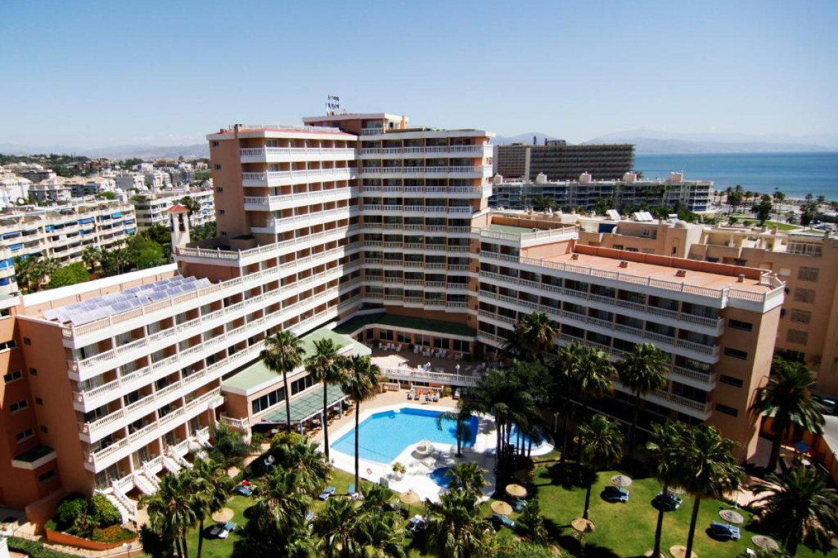 Hotel Parasol by Dorobe