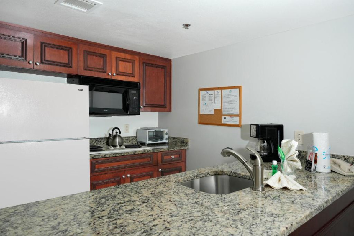 Hotel Parc Corniche Condominium Suites