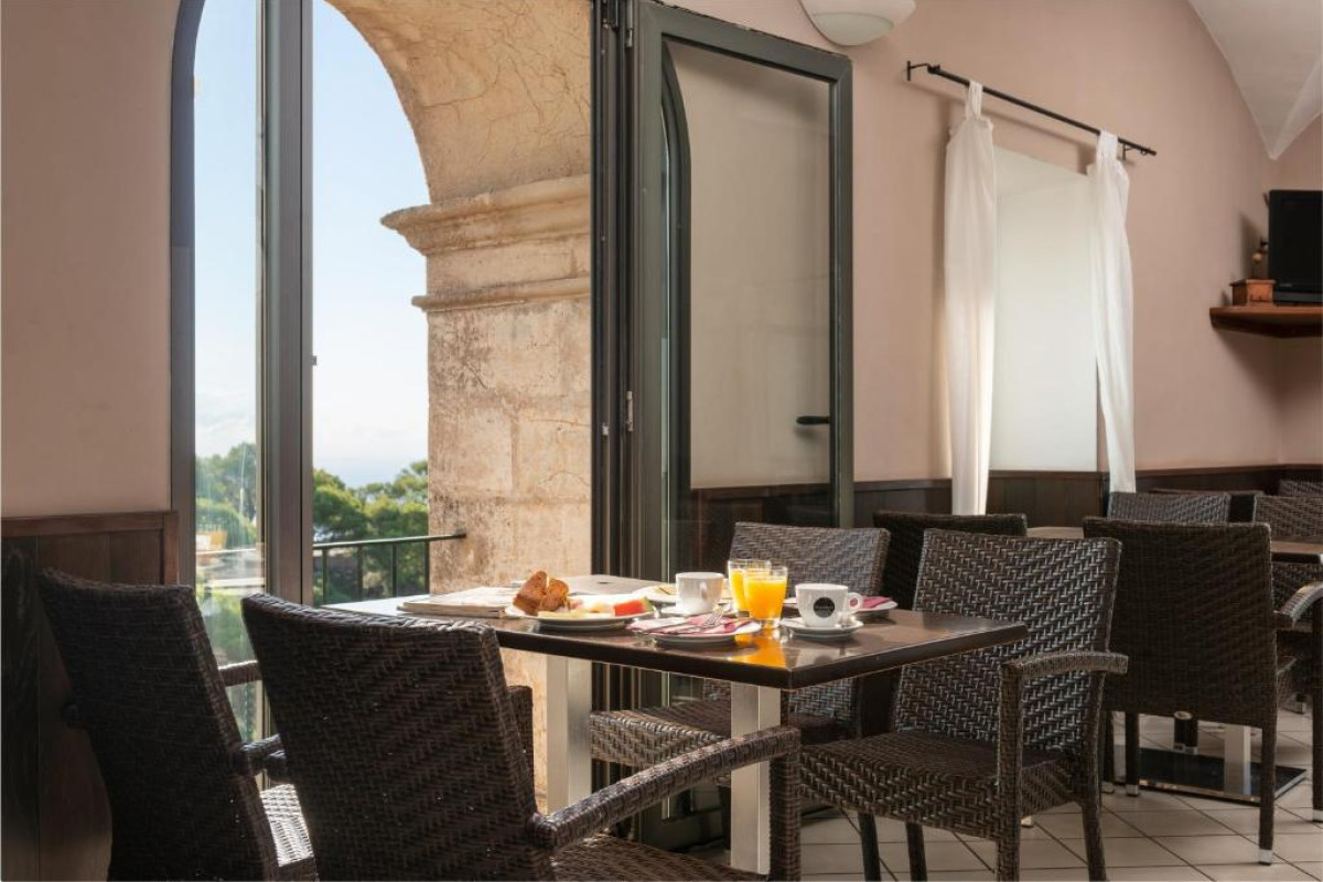 Hotel Petit Hostatgeria Sant Salvador