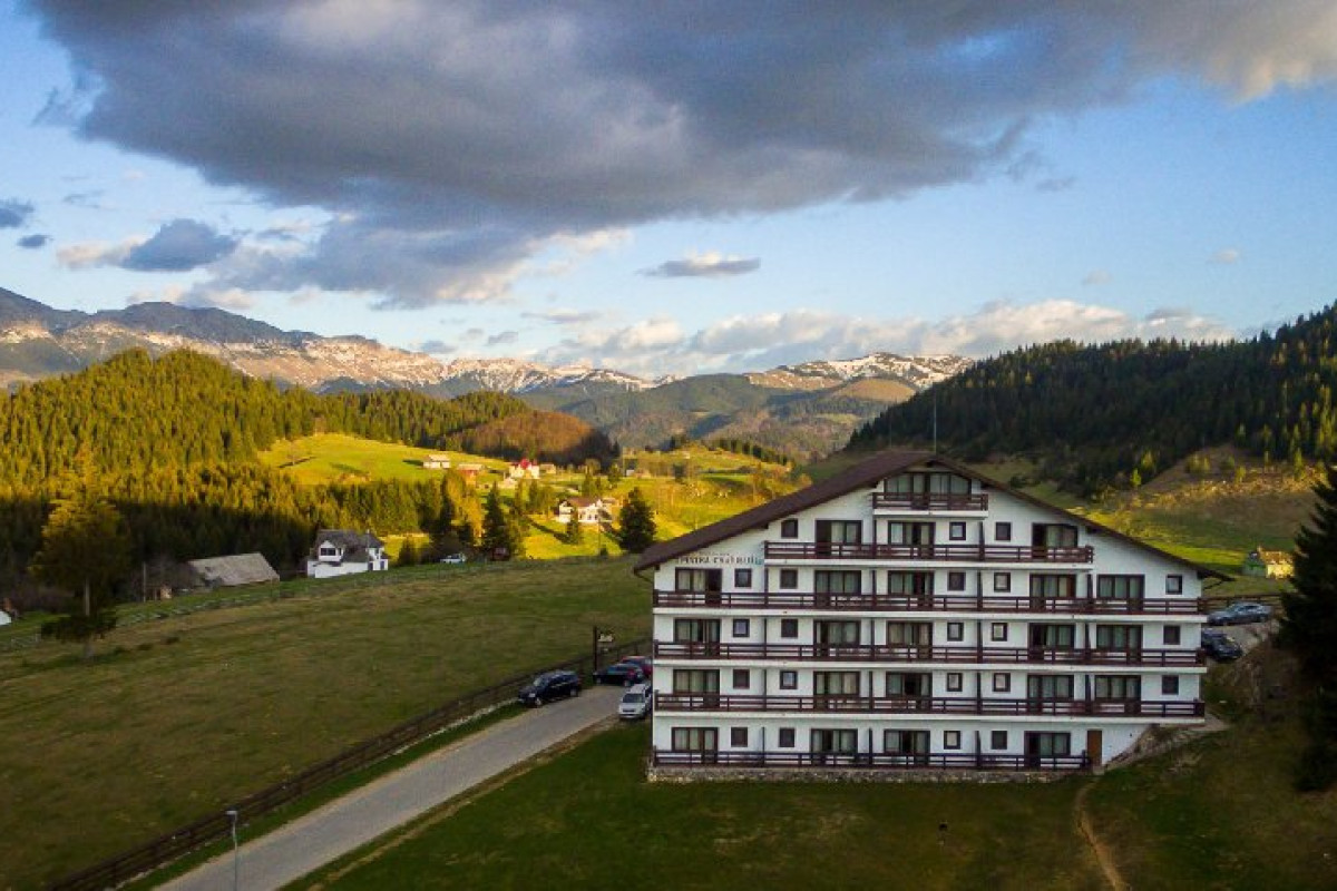 Hotel Piatra Craiului - Complex Cheile Gradistei Fundata