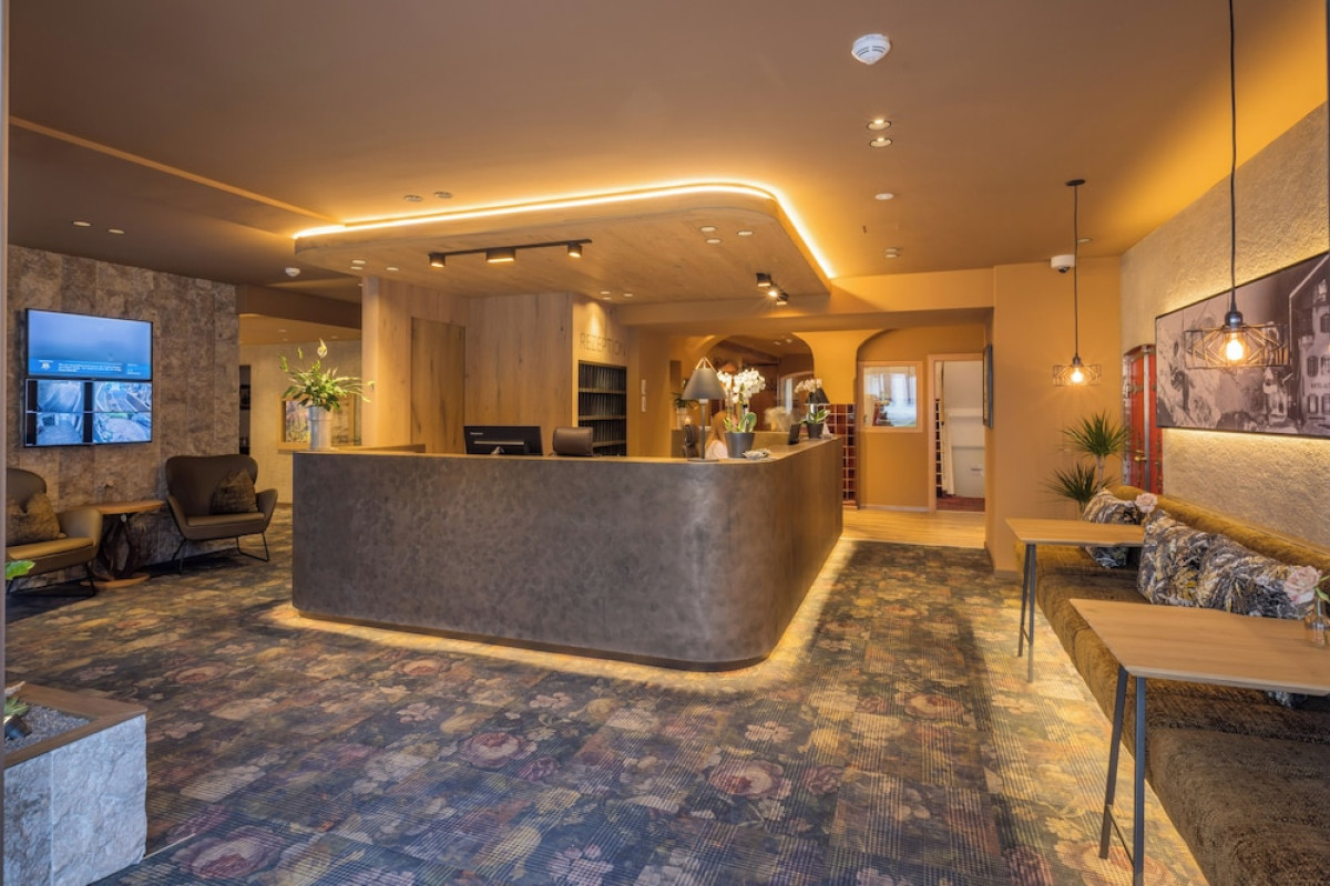 HOTEL POSTSCHLÖSSL