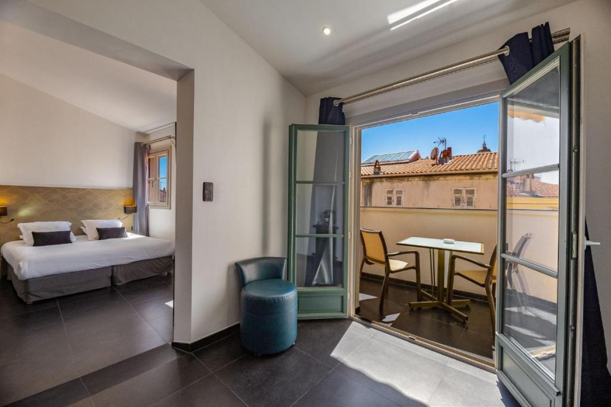 Hotel POZZO DI BORGO