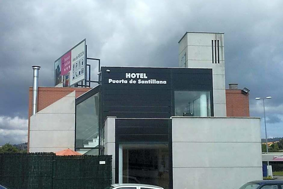 Hotel Puerta De Santillana