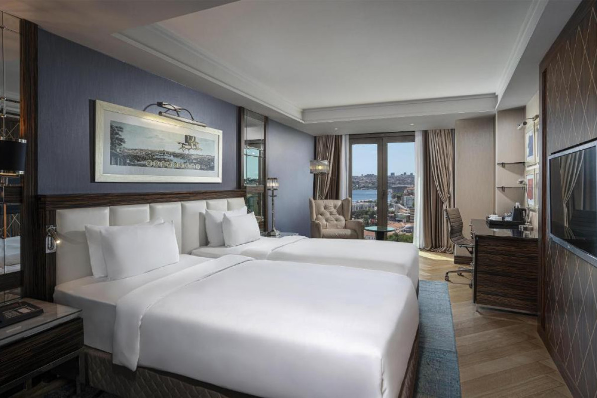RADISSON BLU PERA