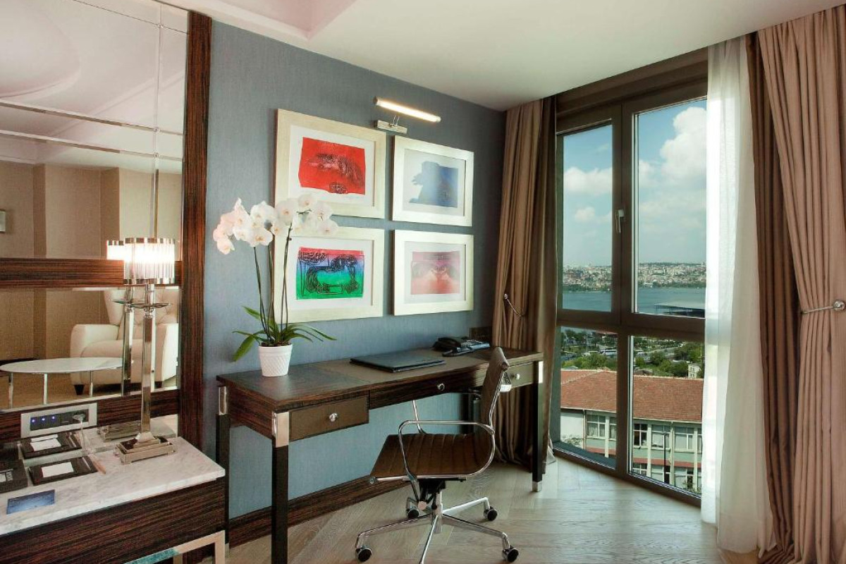 RADISSON BLU PERA