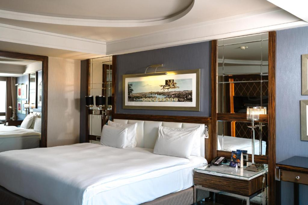 RADISSON BLU PERA