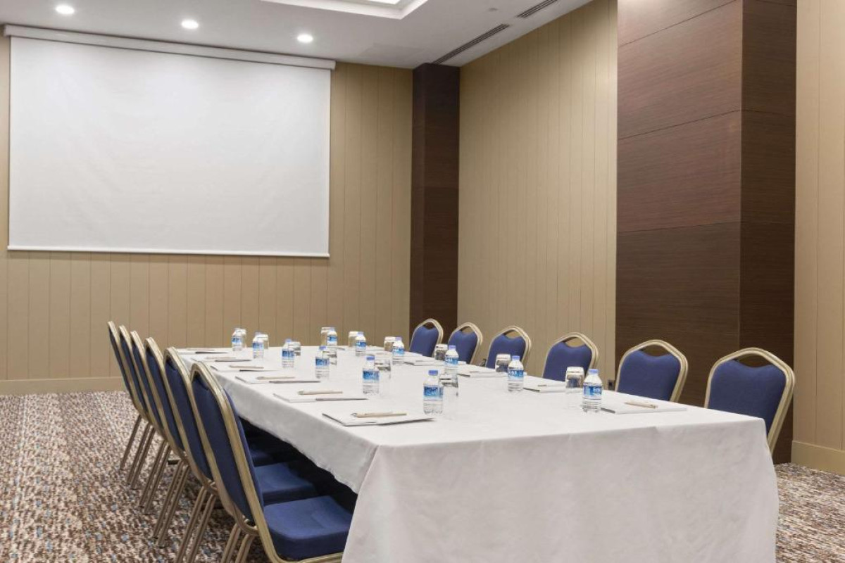 Hotel Ramada by Wyndham Istanbul Merter