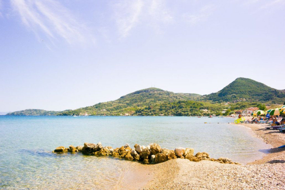 Rossis Beach Hotel