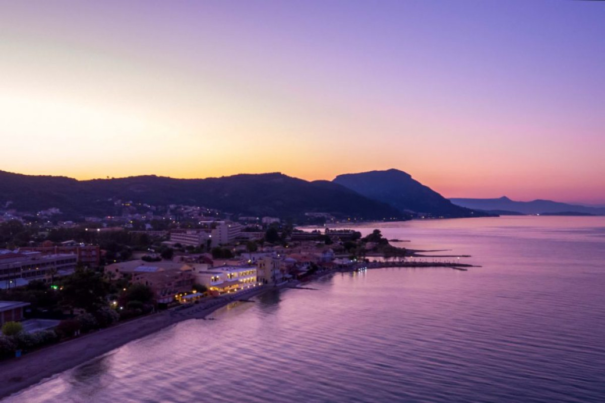Rossis Beach Hotel