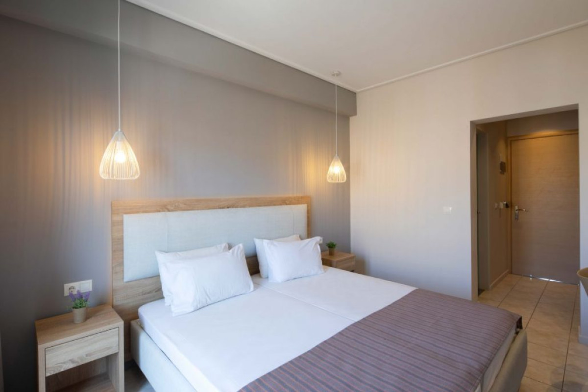 Rossis Beach Hotel