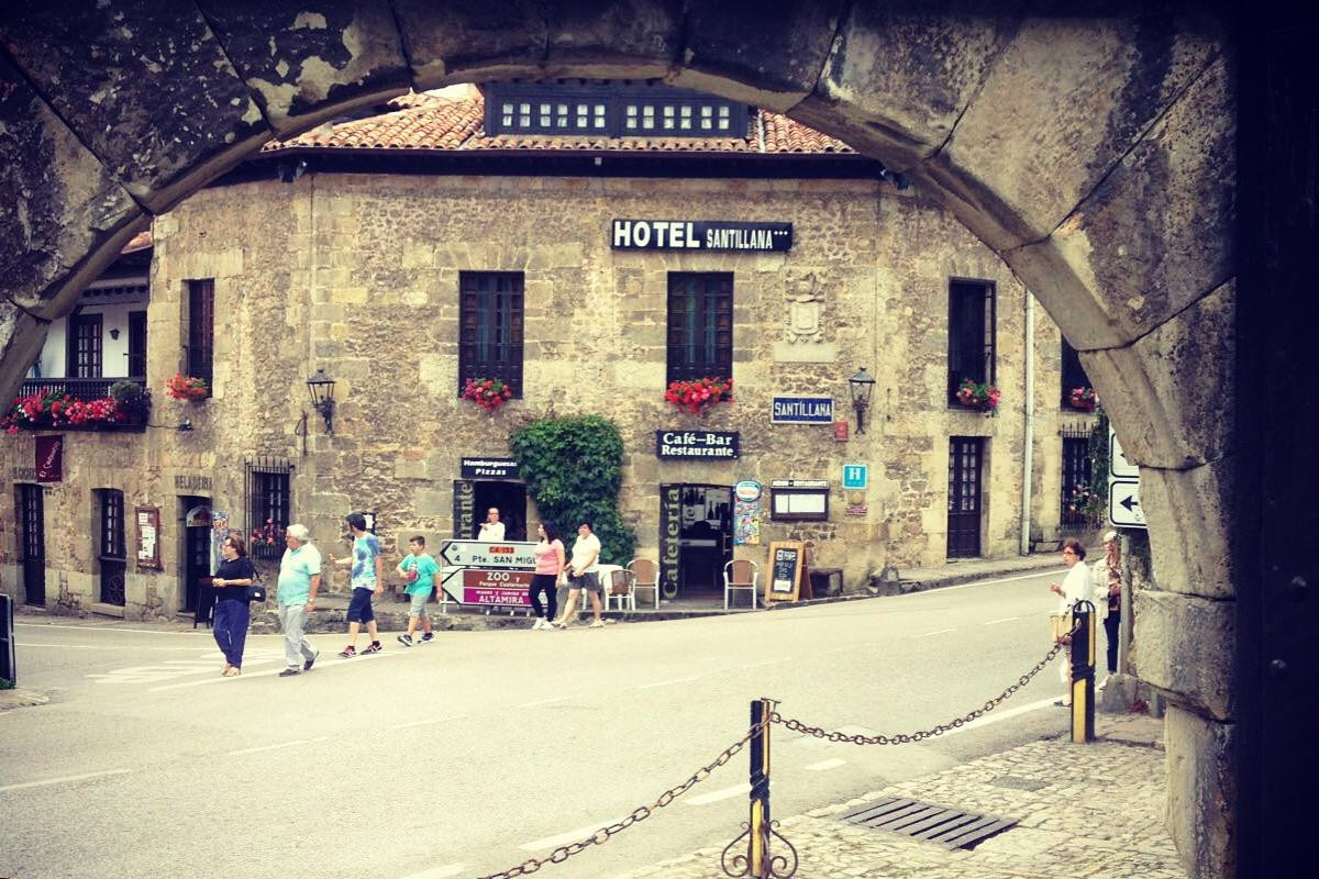 Hotel Santillana
