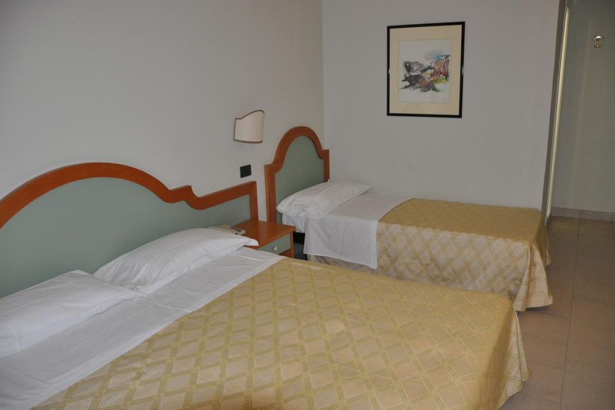 Hotel Sayonara