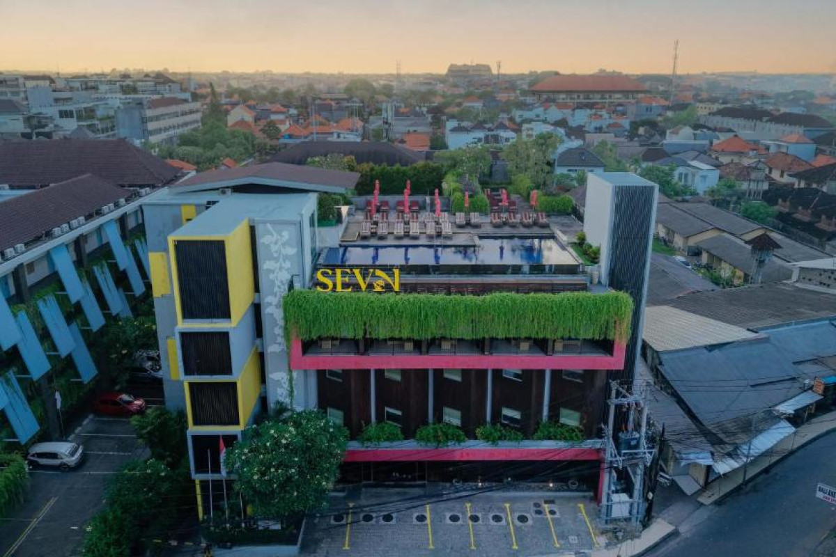 Hotel Sevn Legian