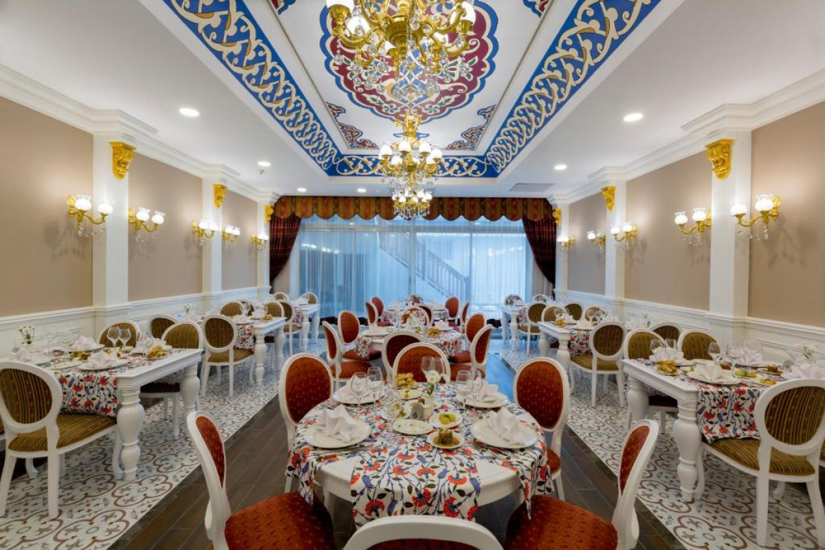 Hotel Side Royal Palace