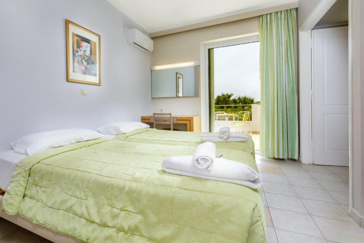Hotel Sovereign Beach