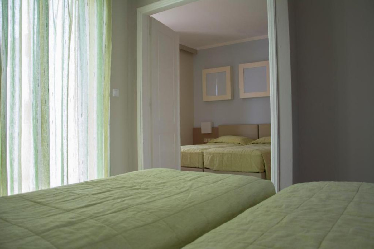 Hotel Sovereign Beach