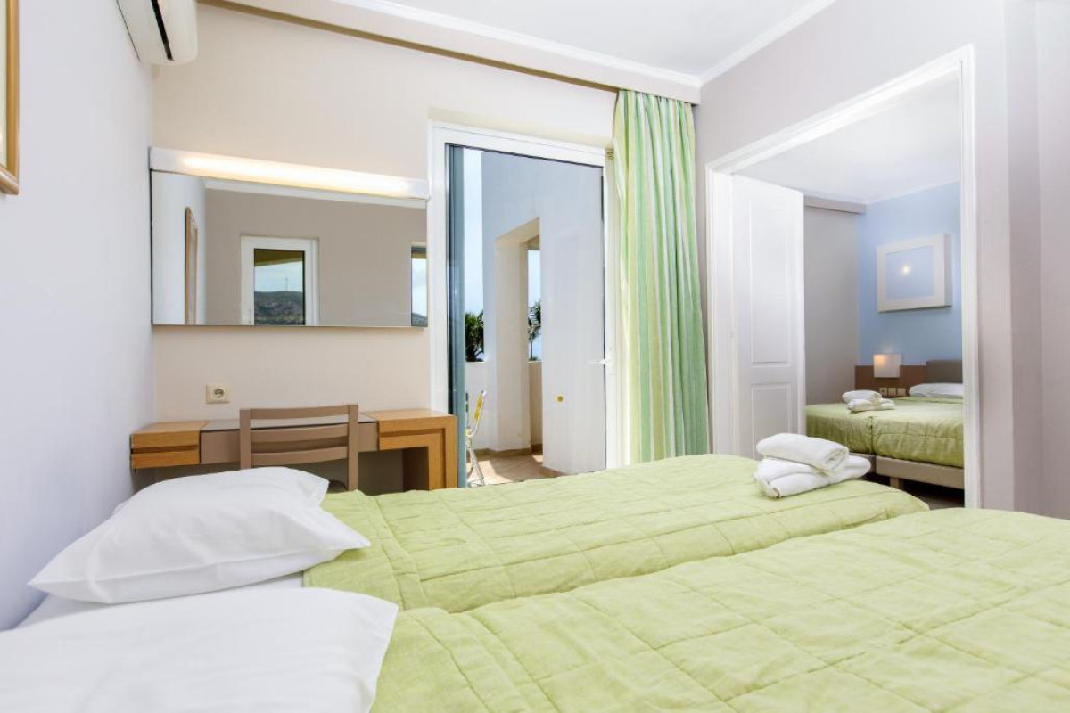 Hotel Sovereign Beach