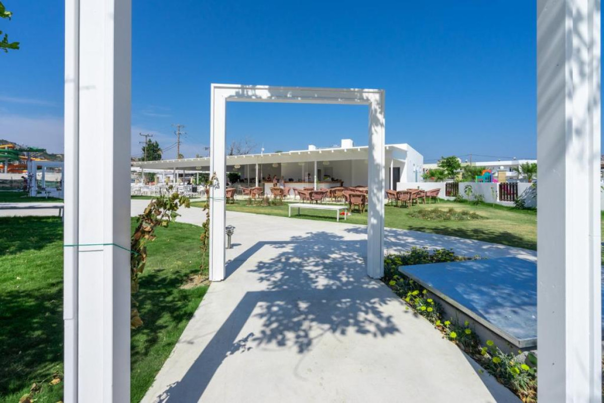 STAMOS HOTEL
