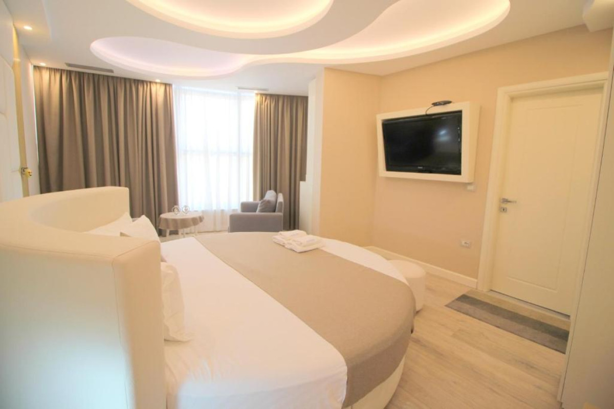 Hotel Strora