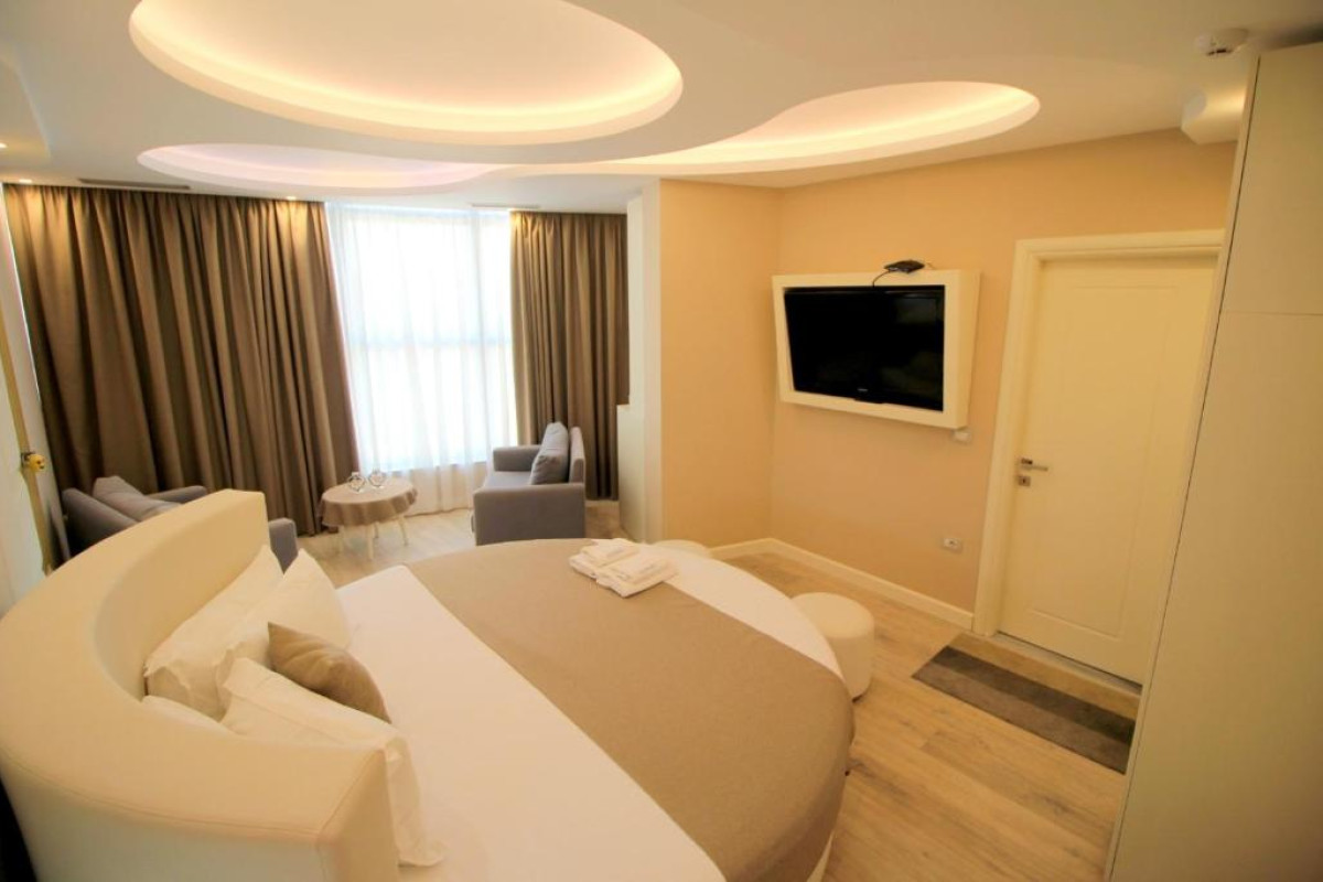 Hotel Strora