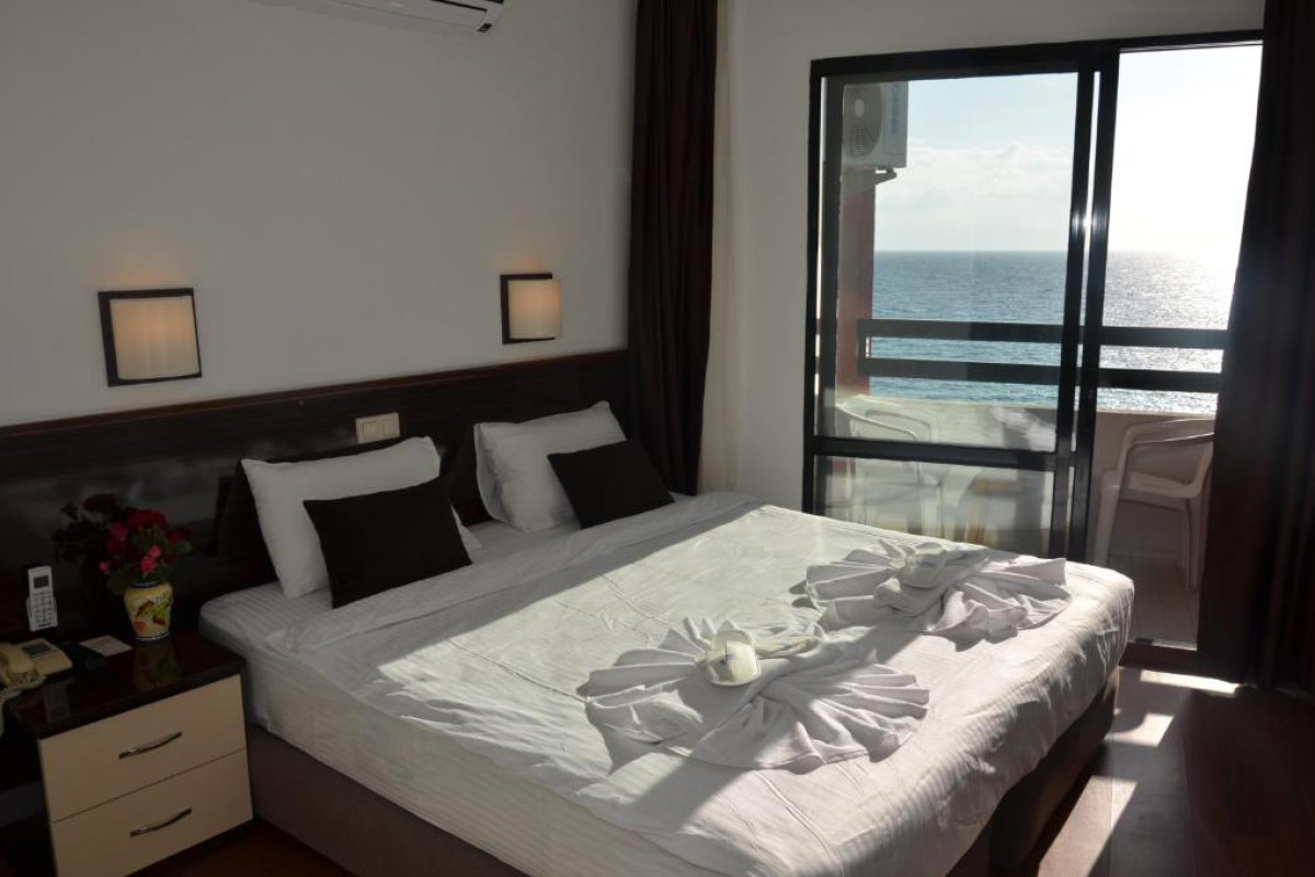 SUNDAY BEACH HOTEL