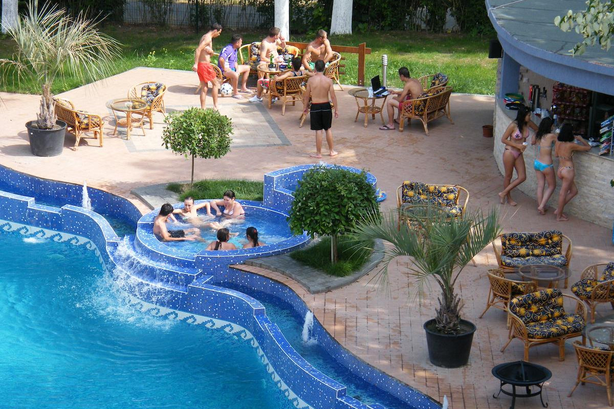 SUNQUEST HOTEL