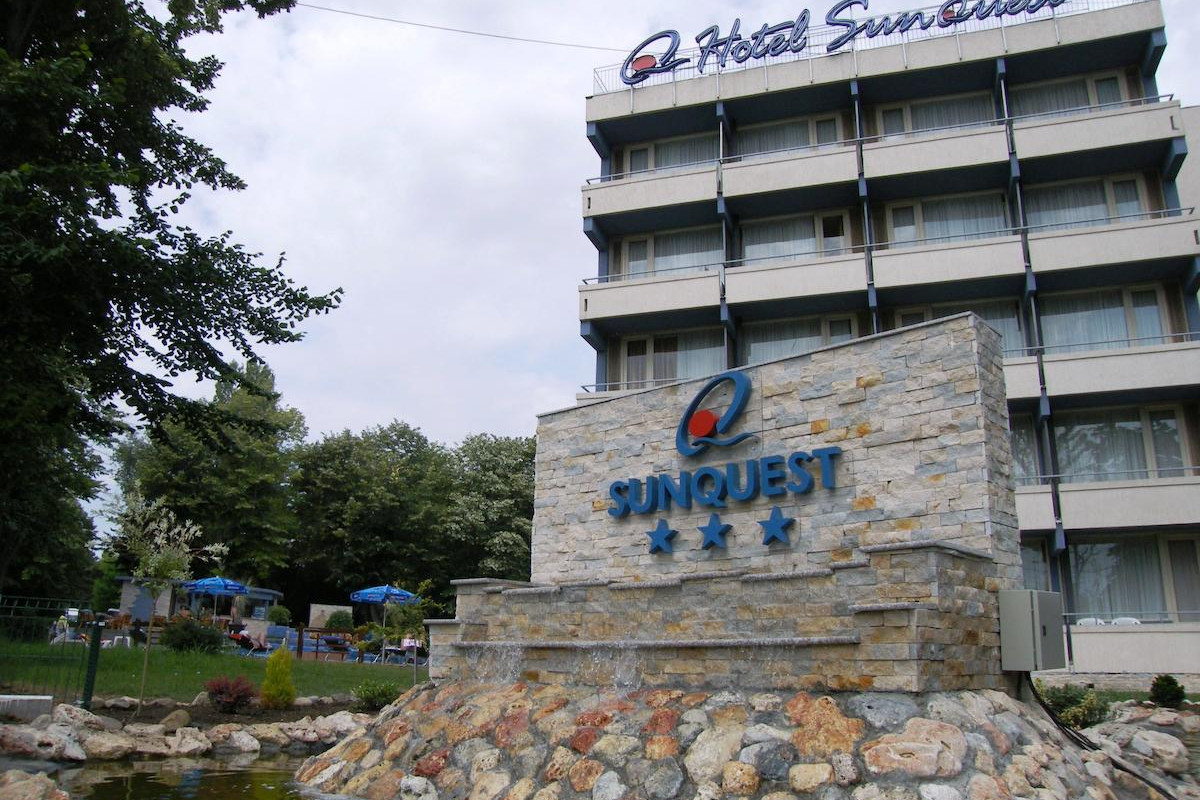 SUNQUEST HOTEL
