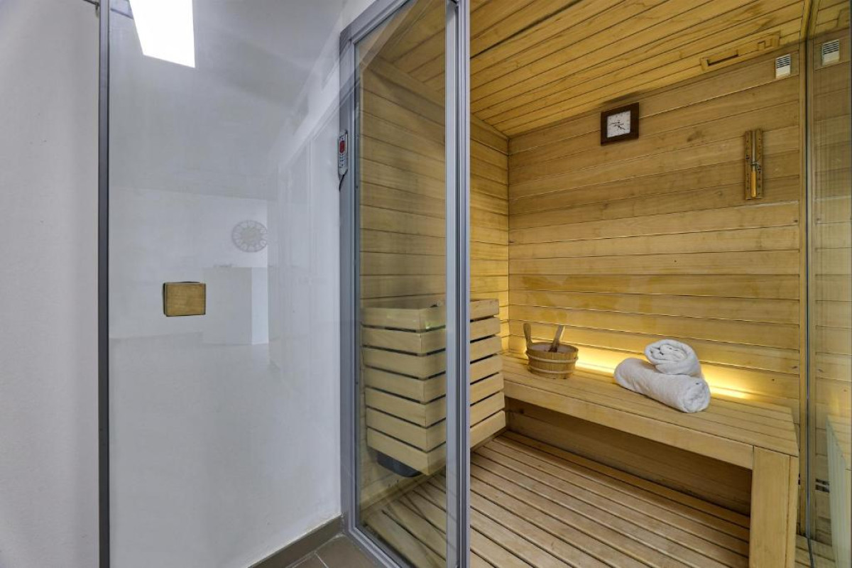 Hotel THB Flora