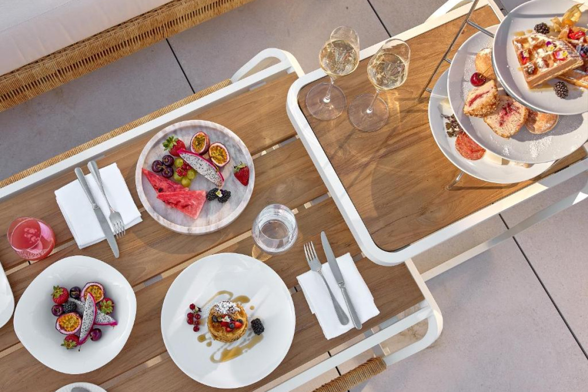 Hotel The Roc Club, A Grecotel Hotel to Live