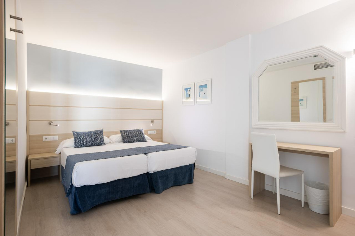 Hotel Tomir Portals Suites