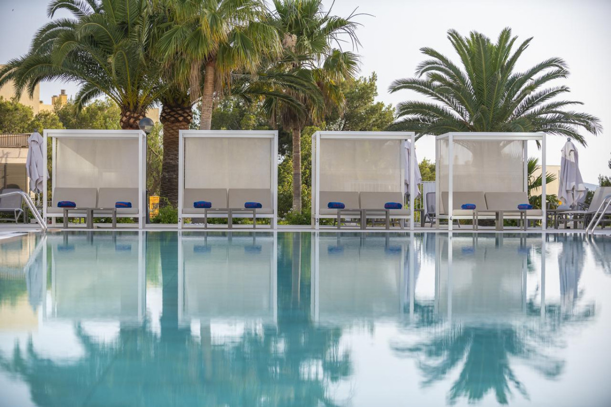 Hotel Tomir Portals Suites