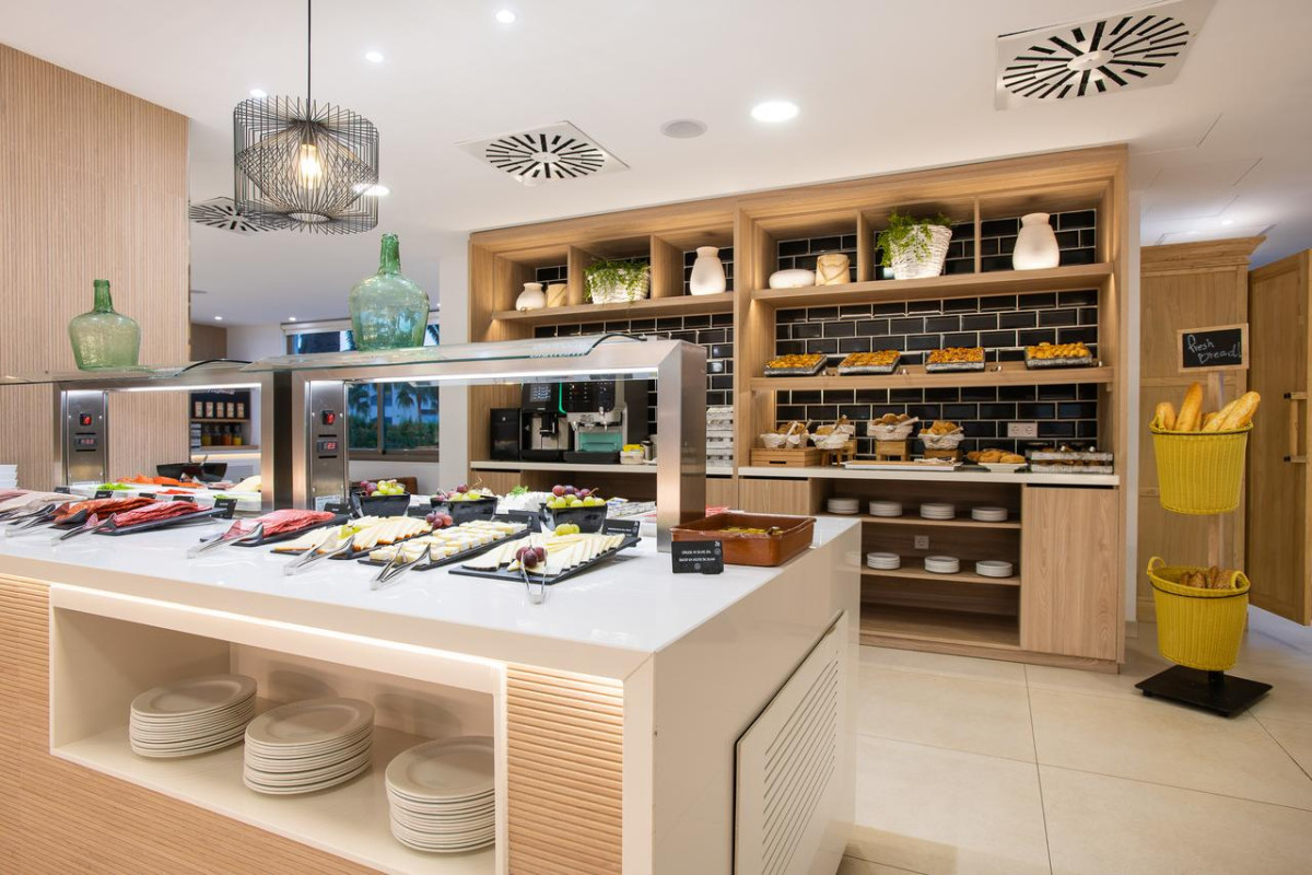 Hotel Tomir Portals Suites