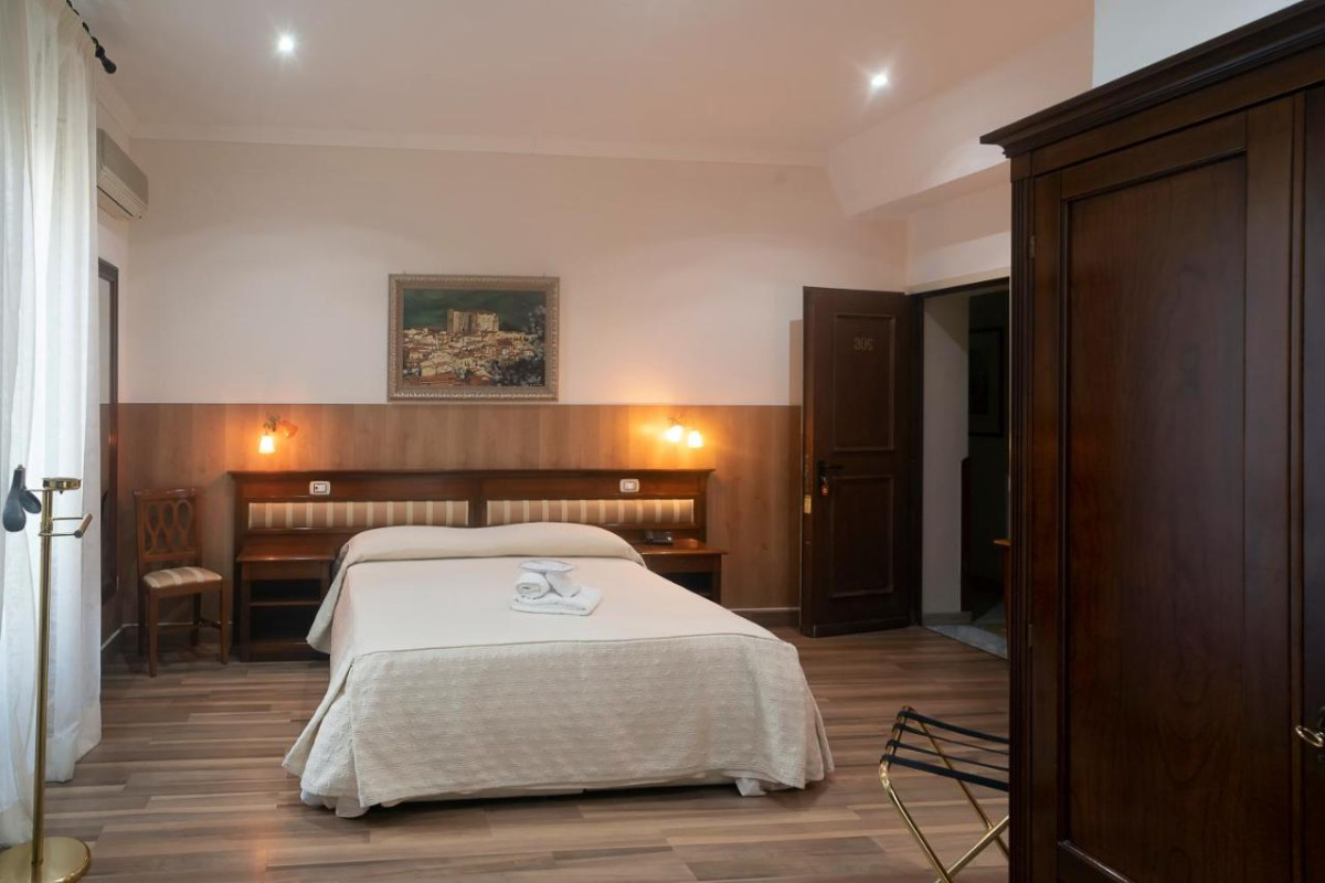 Hotel Tonic