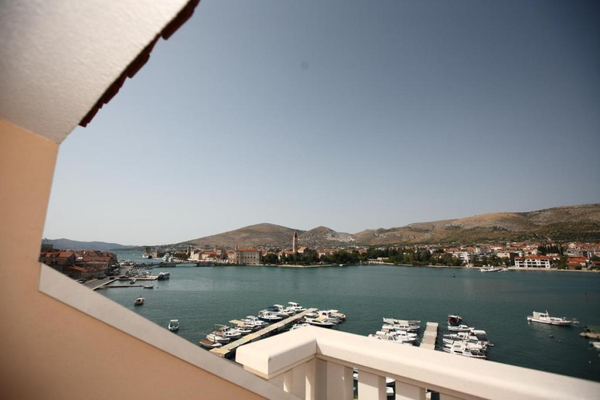 Hotel Trogir Palace