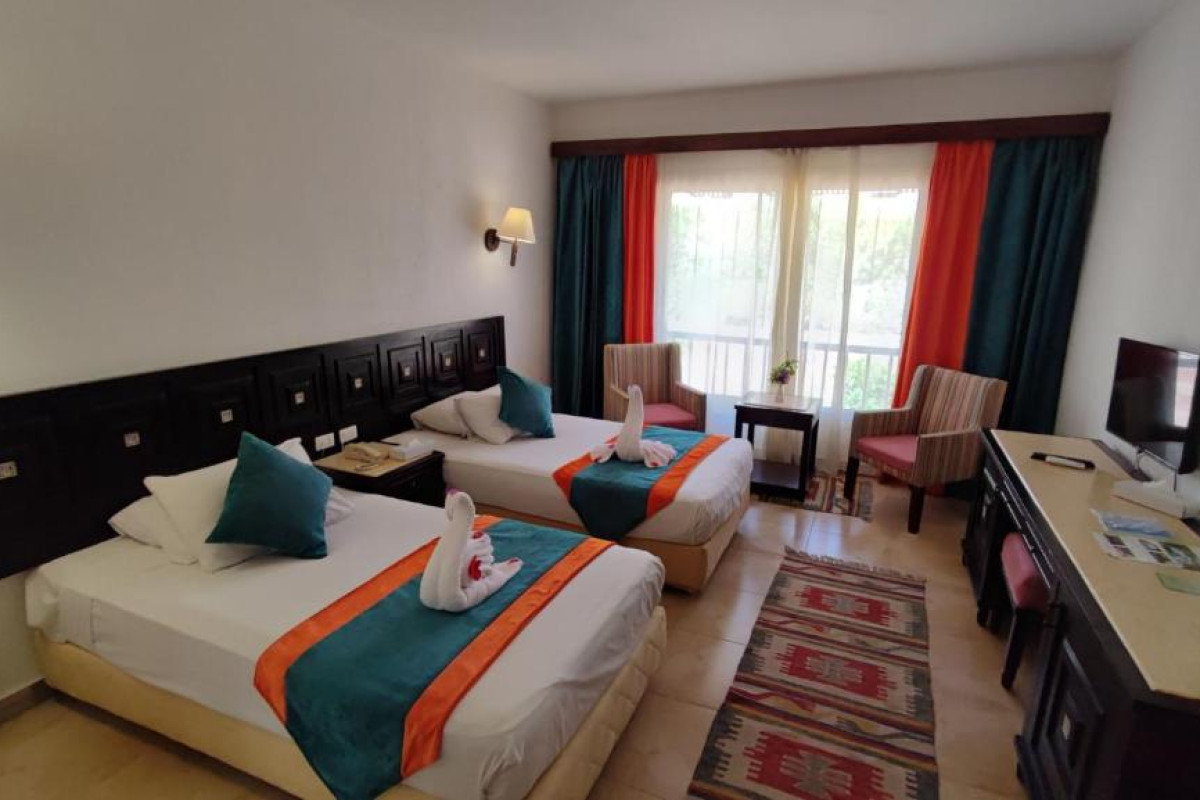 TURQUOISE BEACH HOTEL_